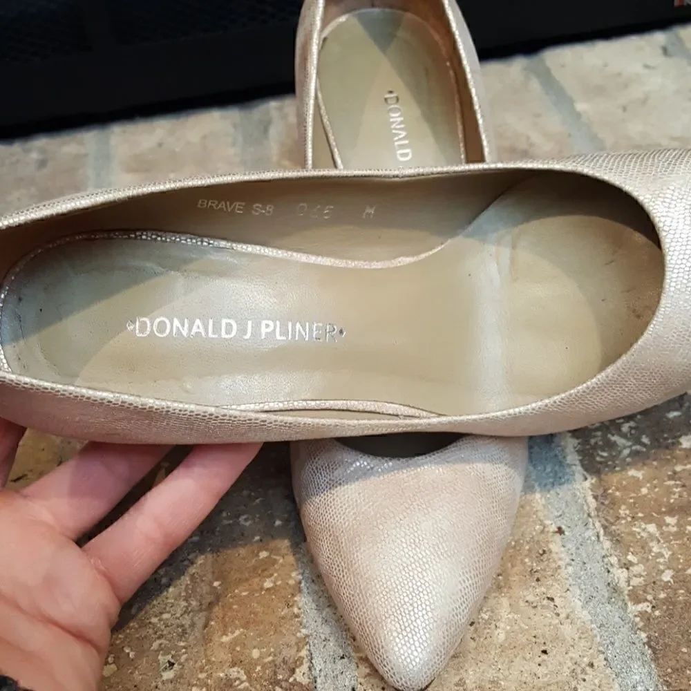 Donald J Pliner | Brave Point Toe Heels - Picture 5 of 8
